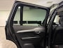 Volvo XC90 T8 AWD Recharge Ultra Dark | Luchtvering | Trekhaak | 360 Camera | Head-Up Display | Harman Kardon | 455pk | Adaptieve Cruise Control | Stoelverwarming voor+achter | Stuurwielverwarming | Schuifdak | Full LED Meesturende koplampen | Pilot Assist | BLIS Dode Hoek Detectie | Alcantara hemelbekleding | Lederen zonnekleppen en handgrepen | Elektrische voorstoelen geheugen | Lederen bekleding | Zitting verlenging voorstoelen | Lederen dashboard | 20 Inch | Google Infotainment | Keyless Drive | Privacy Glass | Elektrisch bedienbare achterklep | Geïntegreerd kinderzitje achterin | Geïntegreerde zongordijnen achterportieren | Verlichte instaplijsten | 7-Persoons | 4-Zone Climate Control | DAB Radio | Apple Carplay/Android Auto | Alarm Klasse III | Onyx Black Metallic |