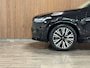 Volvo XC90 T8 AWD Recharge Ultra Dark | Luchtvering | Trekhaak | 360 Camera | Head-Up Display | Harman Kardon | 455pk | Adaptieve Cruise Control | Stoelverwarming voor+achter | Stuurwielverwarming | Schuifdak | Full LED Meesturende koplampen | Pilot Assist | BLIS Dode Hoek Detectie | Alcantara hemelbekleding | Lederen zonnekleppen en handgrepen | Elektrische voorstoelen geheugen | Lederen bekleding | Zitting verlenging voorstoelen | Lederen dashboard | 20 Inch | Google Infotainment | Keyless Drive | Privacy Glass | Elektrisch bedienbare achterklep | Geïntegreerd kinderzitje achterin | Geïntegreerde zongordijnen achterportieren | Verlichte instaplijsten | 7-Persoons | 4-Zone Climate Control | DAB Radio | Apple Carplay/Android Auto | Alarm Klasse III | Onyx Black Metallic |