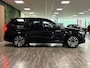 Volvo XC90 T8 AWD Recharge Ultra Dark | Luchtvering | Trekhaak | 360 Camera | Head-Up Display | Harman Kardon | 455pk | Adaptieve Cruise Control | Stoelverwarming voor+achter | Stuurwielverwarming | Schuifdak | Full LED Meesturende koplampen | Pilot Assist | BLIS Dode Hoek Detectie | Alcantara hemelbekleding | Lederen zonnekleppen en handgrepen | Elektrische voorstoelen geheugen | Lederen bekleding | Zitting verlenging voorstoelen | Lederen dashboard | 20 Inch | Google Infotainment | Keyless Drive | Privacy Glass | Elektrisch bedienbare achterklep | Geïntegreerd kinderzitje achterin | Geïntegreerde zongordijnen achterportieren | Verlichte instaplijsten | 7-Persoons | 4-Zone Climate Control | DAB Radio | Apple Carplay/Android Auto | Alarm Klasse III | Onyx Black Metallic |