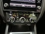 Skoda Octavia Combi 1.5 TSI DSG Greentech Business Edition Stoelverwarming Climate Control App Connect Trekhaak