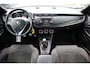 Alfa Romeo Giulietta 1.4 T Sprint - TREKHAAK - ALCANTARA - PDC - SCHERPSTE PRIJS VAN EUROPA!