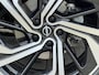 Nissan Qashqai 1.3 MHEV Xtronic Tekna Plus / Fabrieksgarantie tot 10-2028 / Panorama dak / HUD / BOSE audio / Leder / Stuur- en stoelverwarming / 1.800 kg trekgewicht / Navigatie / Apple Carplay Android / 20" LM wielen & All Season banden /