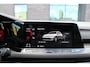 Volkswagen Golf 1.5 eTSI R-Line pano / IQ light