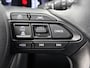 Toyota Yaris 1.5 Hybrid 115 Dynamic Comfort Pack | BTW voertuig | Dodehoek detectie | Stoel+stuurverwarming | Parkeersensoren voor+achter | Climate Control | Cruise Control Adaptive |