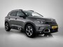 Citroën C5 Aircross SUV Feel 130pk | Navigatie | Achteruitrijcamera | Climate Control | Adaptieve Cruise Control | Parkeersensoren v+a | Keyless | Dodehoeksensor | Half lederen comfortstoelen | Armsteun | Apple Carplay / Android Auto | DAB+ radio | Donker getint glas | Trekhaak | 18" lichtmetalen velgen |