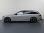 Mercedes-Benz E-klasse Estate 300e Business Solution AMG | Panoramaschuifdak | Trekhaak | Premium pakket | DIGITAL LIGHT |