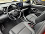 Toyota Yaris 1.5 Hybrid Executive HEAD-UP AD-CRUISE JBL-AUDIO APPLE/ANDROID CLIMA KEYLESS BLIND-SPOT PARK-SENSOR STOELVERWARMING LM-VELGEN 17"