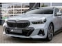 BMW 5-Serie 530e xDrive M Sport Pro | Driving Ass. + | Trekhaak | Harman/Kardon | Stuurverwarming |