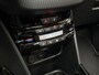 Peugeot 2008 1.2 PureTech Sport (PANORAMADAK, APPLE CARPLAY, NAVIGATIE, CLIMATE, LEDER/ALCANTARA, SPORTSTOELEN, GETINT GLAS, CRUISE, NIEUWE APK, NIEUWSTAAT)