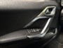 Peugeot 2008 1.2 PureTech Sport (PANORAMADAK, APPLE CARPLAY, NAVIGATIE, CLIMATE, LEDER/ALCANTARA, SPORTSTOELEN, GETINT GLAS, CRUISE, NIEUWE APK, NIEUWSTAAT)