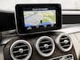 Mercedes-Benz C-klasse 350 e AMG Deluxe Sport 279Pk Automaat (NAVIGATIE, LUCHTVERING, MEMORY SEATS, CAMERA, TREKHAAK, ADAPTIVE CRUISE, SFEERVERLICHTING, KEYLESS START, ELEK ACHTERKLEP, GETINT GLAS, NIEUWSTAAT)