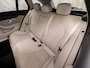 Mercedes-Benz C-klasse 350 e AMG Deluxe Sport 279Pk Automaat (NAVIGATIE, LUCHTVERING, MEMORY SEATS, CAMERA, TREKHAAK, ADAPTIVE CRUISE, SFEERVERLICHTING, KEYLESS START, ELEK ACHTERKLEP, GETINT GLAS, NIEUWSTAAT)