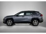 Toyota RAV4 2.5 Plug-in Hybrid AWD Bi-Tone Plus | Schuif/Kantel dak | JBL | Head-Up Display | 360 Camera | Stoel ventilatie | stoelverwarming + achterbank | Elektrische stoel met geheugen | Parkeersensoren voor+achter | Elektrische achterk