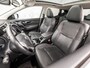 Nissan Qashqai 1.2 Deluxe (PANORAMADAK, NAVIGATIE, CLIMATE, 360 CAMERA, STOELVERWARMING, SPORTSTOELEN, TREKHAAK, GETINT GLAS, NIEUWE APK, NIEUWSTAAT)