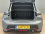 Peugeot 208 Hybrid 100 e-DCS6 GT Panorama Dak | LED | Digitaal Dashboard | Leder/Stof Sportstoelen | Carplay | Camera | Keyless | Achteruitrijcamera | Apple Carplay/Android Auto|telefoonintegratie premium | Cruise control