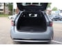 Toyota Corolla Touring Sports 1.8 HYBRID DYNAMIC KEYLESS STOELVERW. DRAADLOZE TEL. LADER ALL-SEASON PAS.STOEL IN HOOGTE VERSTELBAAR APPLE/ANDROID