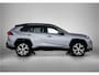 Toyota RAV4 2.5 Plug-in Hybrid AWD Bi-Tone Plus | BTW voertuig | JBL | Head-Up Display | Stoel+stuurverwarming | Stoel ventilatie | Trekhaak afneembaar | 1500KG trekgewicht | 360 Camera | Elektrische achterklep | Parkeersensoren voor+achte