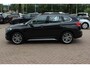 BMW X1 sDrive20i High Executive / Panoramadak / Leder / CarPlay / Parkeerhulp V+A / 18'' / Sportstoelen / DAB / Stoelverwarming / Cruise Control