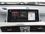 BMW X1 sDrive20i High Executive / Panoramadak / Leder / CarPlay / Parkeerhulp V+A / 18'' / Sportstoelen / DAB / Stoelverwarming / Cruise Control