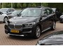 BMW X1 sDrive20i High Executive / Panoramadak / Leder / CarPlay / Parkeerhulp V+A / 18'' / Sportstoelen / DAB / Stoelverwarming / Cruise Control