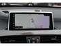 BMW X1 sDrive20i High Executive / Panoramadak / Leder / CarPlay / Parkeerhulp V+A / 18'' / Sportstoelen / DAB / Stoelverwarming / Cruise Control