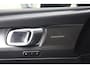Volvo XC40 B4 197pk Plus Dark | Trekhaak | Verwarmde Voorruit