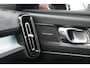 Volvo XC40 B4 197pk Plus Dark | Trekhaak | Verwarmde Voorruit