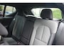 Volvo XC40 B4 197pk Plus Dark | Trekhaak | Verwarmde Voorruit