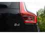 Volvo XC40 B4 197pk Plus Dark | Trekhaak | Verwarmde Voorruit