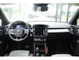 Volvo XC40 B4 197pk Plus Dark | Trekhaak | Verwarmde Voorruit