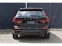 Volvo XC60 T6 Plug-in hybrid AWD Plus Dark | Head Up Display | 360 Graden Camera | Panoramisch Schuif-/Kanteldak | All Season banden | Google Navigatie | Semi Elektrische Trekhaak | Adaptieve Cruise Control | BLIS |