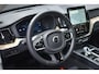 Volvo XC60 T6 Plug-in hybrid AWD Plus Dark | Head Up Display | 360 Graden Camera | Panoramisch Schuif-/Kanteldak | All Season banden | Google Navigatie | Semi Elektrische Trekhaak | Adaptieve Cruise Control | BLIS |