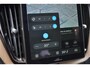 Volvo XC60 T6 Plug-in hybrid AWD Plus Dark | Head Up Display | Semi elektrische trekhaak | 360 Graden Camera | Panoramisch Schuif-/Kanteldak | All Season banden | Google Navigatie | Adaptieve Cruise Control | BLIS |