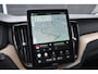 Volvo XC60 T6 Plug-in hybrid AWD Plus Dark | Head Up Display | 360 Graden Camera | Panoramisch Schuif-/Kanteldak | All Season banden | Google Navigatie | Semi Elektrische Trekhaak | Adaptieve Cruise Control | BLIS |