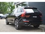 Volvo XC60 T6 Plug-in hybrid AWD Plus Dark | Head Up Display | 360 Graden Camera | Panoramisch Schuif-/Kanteldak | All Season banden | Google Navigatie | Semi Elektrische Trekhaak | Adaptieve Cruise Control | BLIS |