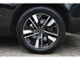Volvo XC60 T6 Plug-in hybrid AWD Plus Dark | Head Up Display | Semi elektrische trekhaak | 360 Graden Camera | Panoramisch Schuif-/Kanteldak | All Season banden | Google Navigatie | Adaptieve Cruise Control | BLIS |