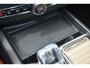 Volvo XC60 T6 Plug-in hybrid AWD Plus Dark | Head Up Display | Semi elektrische trekhaak | 360 Graden Camera | Panoramisch Schuif-/Kanteldak | All Season banden | Google Navigatie | Adaptieve Cruise Control | BLIS |