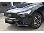 Volvo XC60 T6 Plug-in hybrid AWD Plus Dark | Head Up Display | 360 Graden Camera | Panoramisch Schuif-/Kanteldak | All Season banden | Google Navigatie | Semi Elektrische Trekhaak | Adaptieve Cruise Control | BLIS |