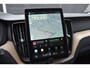 Volvo XC60 T6 Plug-in hybrid AWD Plus Dark | Head Up Display | Semi elektrische trekhaak | 360 Graden Camera | Panoramisch Schuif-/Kanteldak | All Season banden | Google Navigatie | Adaptieve Cruise Control | BLIS |
