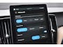Volvo XC60 T6 Plug-in hybrid AWD Plus Dark | Head Up Display | 360 Graden Camera | Panoramisch Schuif-/Kanteldak | All Season banden | Google Navigatie | Semi Elektrische Trekhaak | Adaptieve Cruise Control | BLIS |