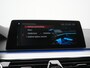 BMW 5-Serie Touring 520i M Sport 184pk Dealer O.H. | Panodak | Head Up | 360 Camera | Lederen Comfortzetels Memory & Verwarmd | Sfeerverlichting | Blis | Apple Carplay | Stuur Verwarmd | Adaptive LED | Navigatie | DAB | 19"L.M |