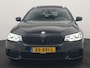 BMW 5-Serie Touring 520i M Sport 184pk Dealer O.H. | Panodak | Head Up | 360 Camera | Lederen Comfortzetels Memory & Verwarmd | Sfeerverlichting | Blis | Apple Carplay | Stuur Verwarmd | Adaptive LED | Navigatie | DAB | 19"L.M |