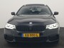 BMW 5-Serie Touring 520i M Sport 184pk Dealer O.H. | Panodak | Head Up | 360 Camera | Lederen Comfortzetels Memory & Verwarmd | Sfeerverlichting | Blis | Apple Carplay | Stuur Verwarmd | Adaptive LED | Navigatie | DAB | 19"L.M |