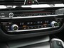 BMW 5-Serie Touring 520i M Sport 184pk Dealer O.H. | Panodak | Head Up | 360 Camera | Lederen Comfortzetels Memory & Verwarmd | Sfeerverlichting | Blis | Apple Carplay | Stuur Verwarmd | Adaptive LED | Navigatie | DAB | 19"L.M |