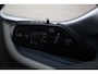 Volkswagen ID. Buzz 1st 77kWh SOH 94,55% | 204PK / 150kW, NL auto, wegklapbare trekhaak, 20" 'Solna' LMV, LED Matrix (IQ.Lights), stoel- en stuurwielverwarming, privacy glas, achteruitrijcamera, climatronic, adaptieve cruise control (acc), navigatie, keyless entry & go, verwarmbare voorruit, 2x schuifdeur, DAB+, Apple Carplay / Android Auto, elektrisch verstel-, verwarm- en inklapbare buitenspiegels, multifunctioneel stuurwiel, parkeersensoren voor en achter (pdc)