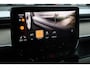 Volkswagen ID. Buzz 1st 77kWh SOH 94,55% | 204PK / 150kW, NL auto, wegklapbare trekhaak, 20" 'Solna' LMV, LED Matrix (IQ.Lights), stoel- en stuurwielverwarming, privacy glas, achteruitrijcamera, climatronic, adaptieve cruise control (acc), navigatie, keyless entry & go, verwarmbare voorruit, 2x schuifdeur, DAB+, Apple Carplay / Android Auto, elektrisch verstel-, verwarm- en inklapbare buitenspiegels, multifunctioneel stuurwiel, parkeersensoren voor en achter (pdc)