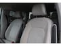 Volkswagen ID. Buzz 1st 77kWh SOH 94,55% | 204PK / 150kW, NL auto, wegklapbare trekhaak, 20" 'Solna' LMV, LED Matrix (IQ.Lights), stoel- en stuurwielverwarming, privacy glas, achteruitrijcamera, climatronic, adaptieve cruise control (acc), navigatie, keyless entry & go, verwarmbare voorruit, 2x schuifdeur, DAB+, Apple Carplay / Android Auto, elektrisch verstel-, verwarm- en inklapbare buitenspiegels, multifunctioneel stuurwiel, parkeersensoren voor en achter (pdc)
