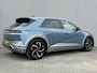 Hyundai Ioniq 5 Lounge 77.4 kWh / SOH 100% / Fabrieksgarantie t/m 03-2028 / 8 jaar Batterijgarantie vanaf nieuw / Dealer onderhouden / CCS snelladen / Trekgewicht 1600 kg / Warmtepomp / Head Up Display / Elektrische achterklep / Rondomzicht camera / Stuur- Stoel & Achterbank verwarming / Stoelventilatie /