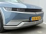 Hyundai Ioniq 5 Lounge 77.4 kWh / SOH 100% / Fabrieksgarantie t/m 03-2028 / 8 jaar Batterijgarantie vanaf nieuw / Dealer onderhouden / CCS snelladen / Trekgewicht 1600 kg / Warmtepomp / Head Up Display / Elektrische achterklep / Rondomzicht camera / Stuur- Stoel & Achterbank verwarming / Stoelventilatie /