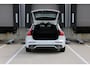 Volvo V60 B3 R-design | Adaptieve Cruise Control met Pilot Assist | Verwarmbare voorstoelen + stuurwiel | Park Assist voor + achter | Parkeercamera | Blind Spot | Elektrisch bedienbare bestuurdersstoel